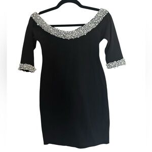 White Pearl Black stretch boatneck 3/4 sleeve midi dress Pear necklace sz S